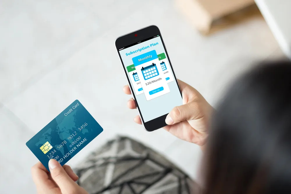 Diferite tipuri de abonamente potrivite pentru plata cu cardul de credit