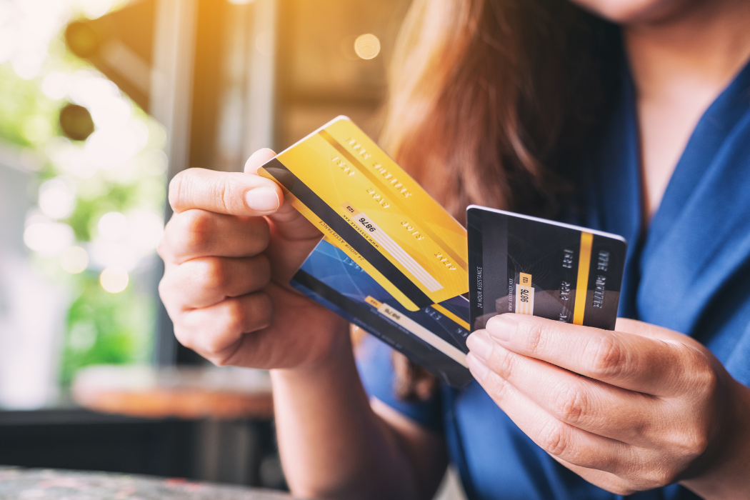 AXI CARD - 8 Tipuri de carduri de credit (si cum sa le folosim)
