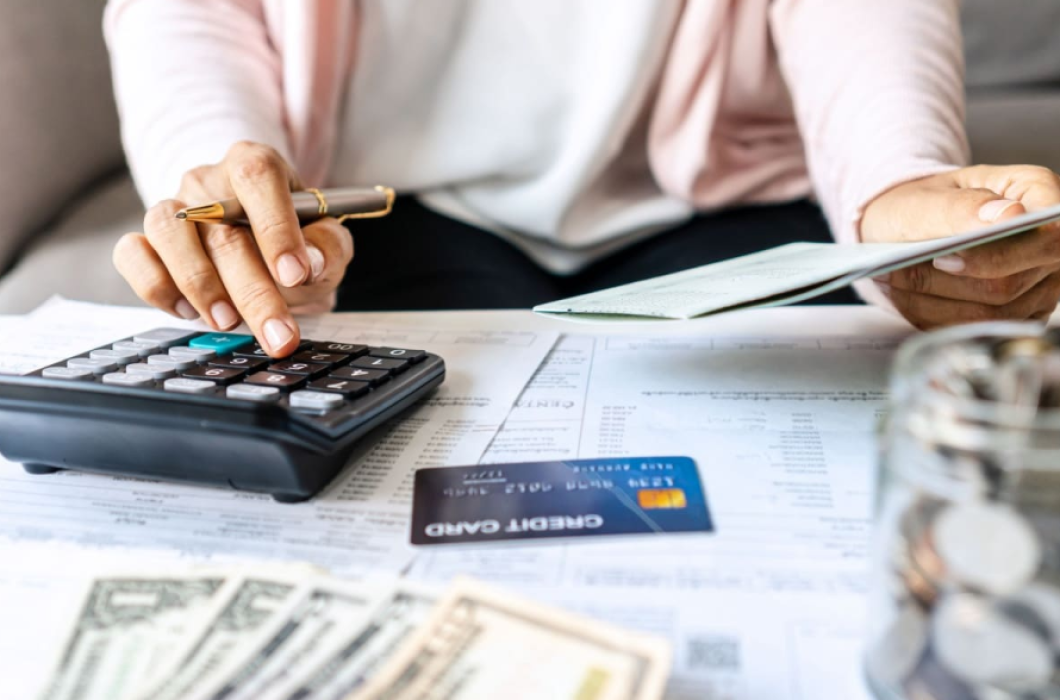 Card de credit freelanceri - buget flexibil AXI Card