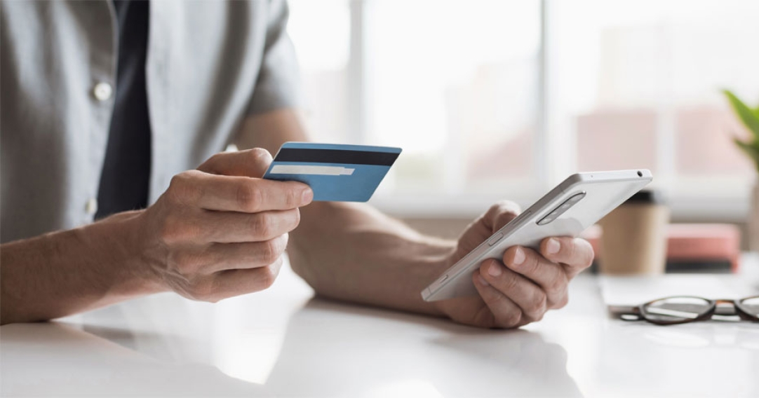 Cum poți obține un card de credit online?