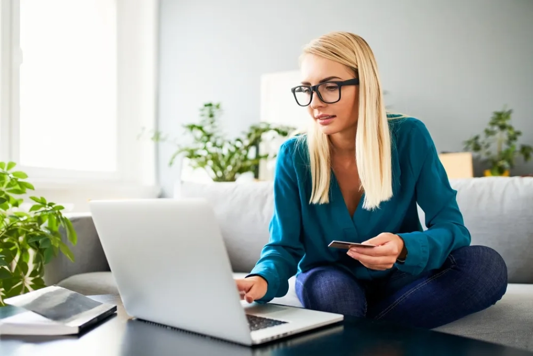 AXI Card: card de credit flexibil, aprobare rapidă online