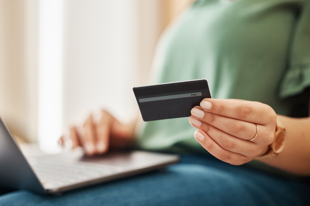 Dezavantajul de a trai fara un card de credit